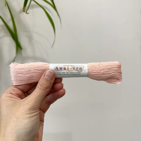 Olympus Sashiko Garn, Awai-iro, A11, Shell Pink